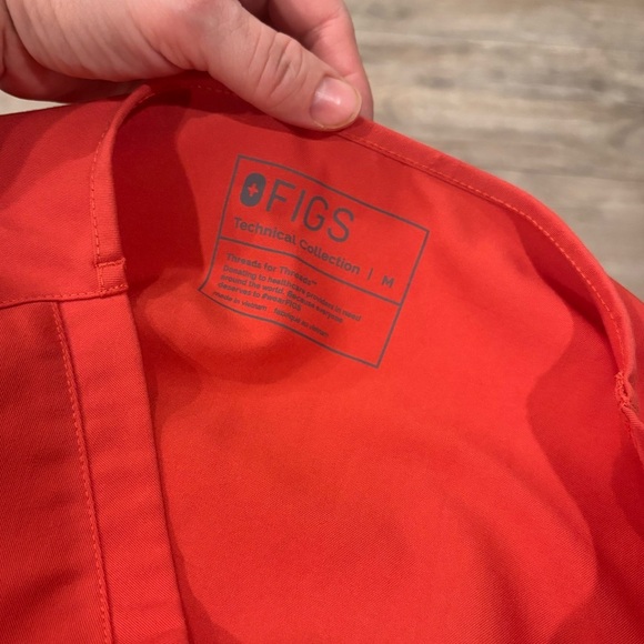 Figs Catarina One Pocket Scrub Top Terracotta Medium Limited Edition - Picture 6 of 7